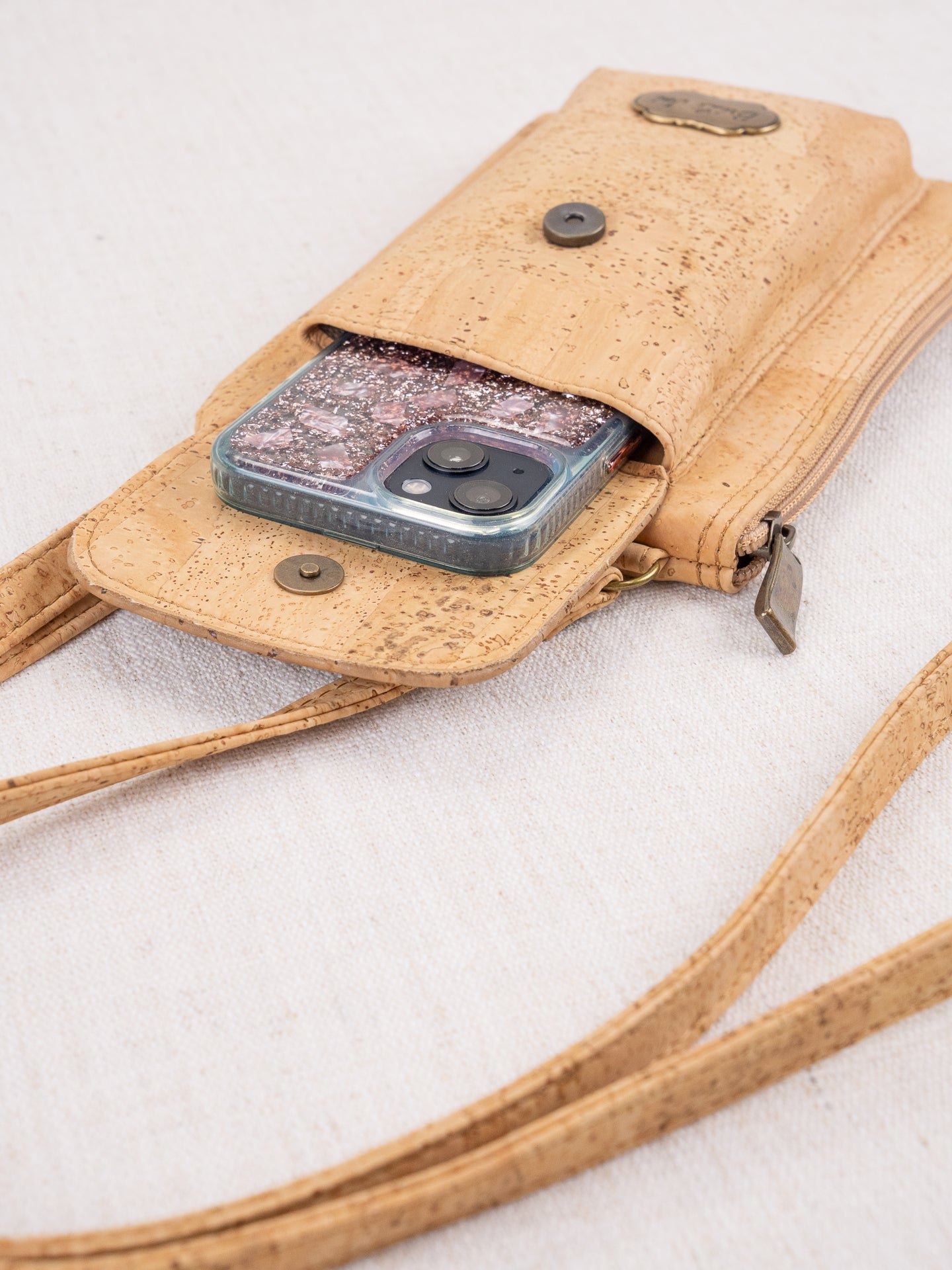 Kari Phone Bag