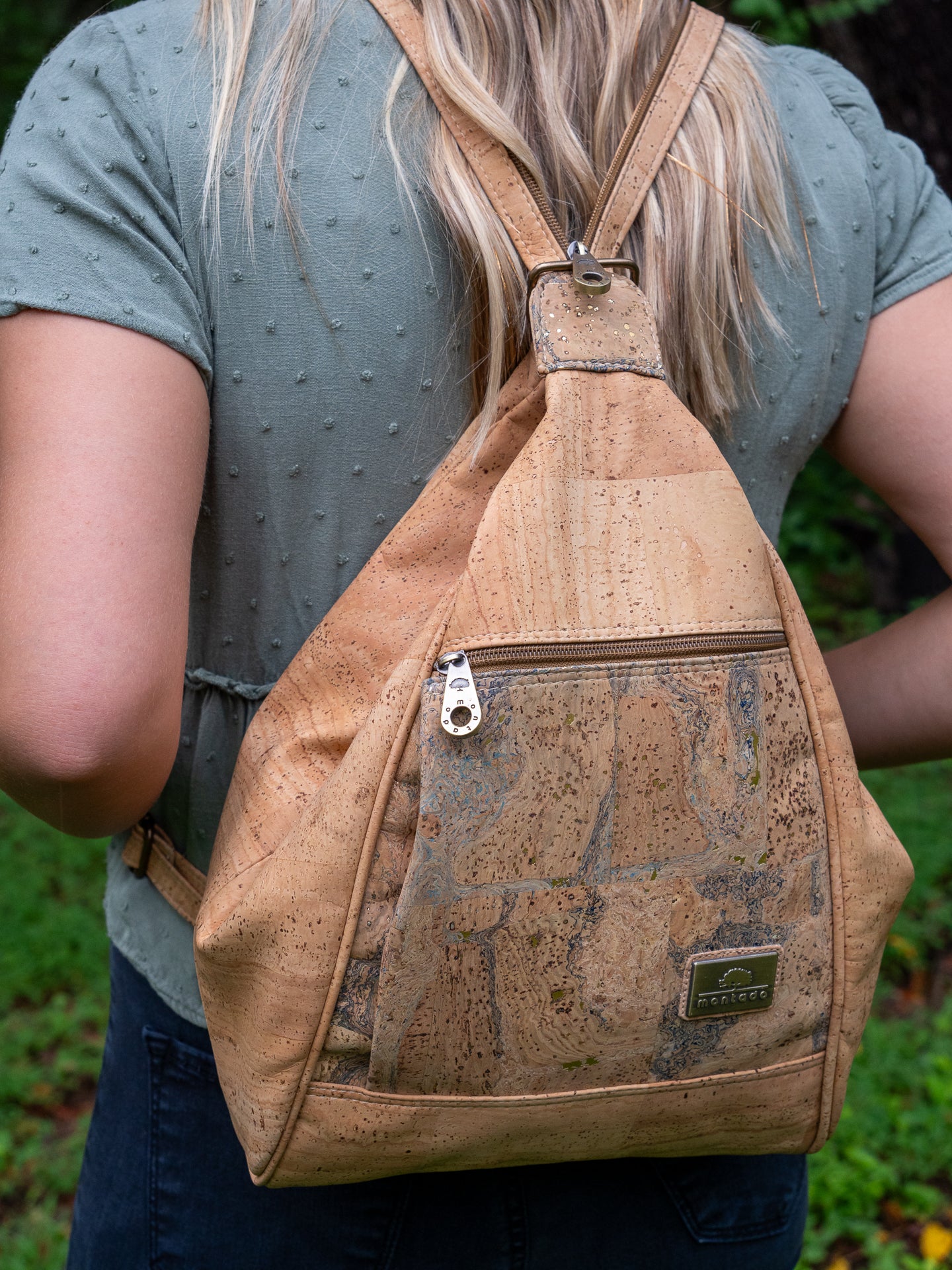 Bag with one online strap